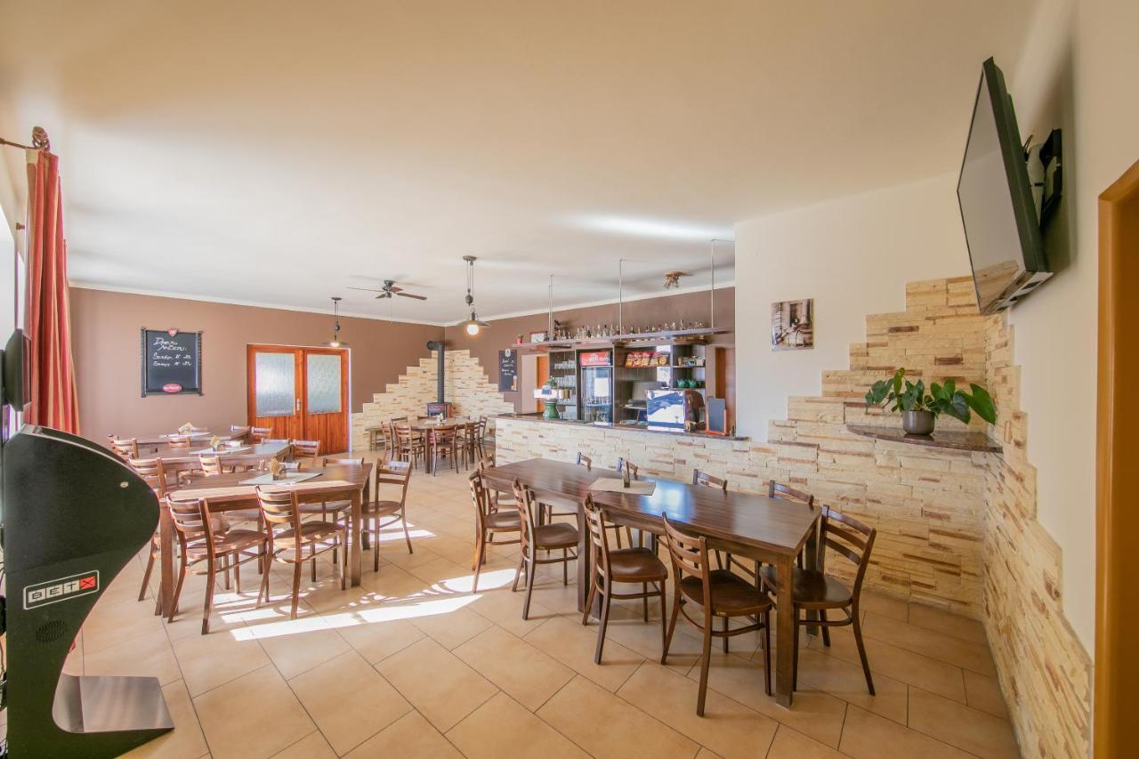 Na Rybnicku Bohutin Hotel Luaran gambar